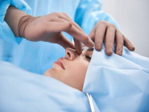 عمل ترمیم بینی در مشهد